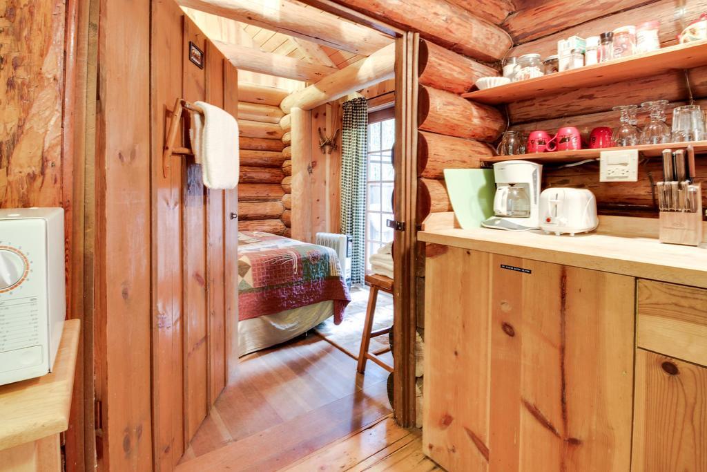 Zoe'S Log Cabin Welches Exterior foto