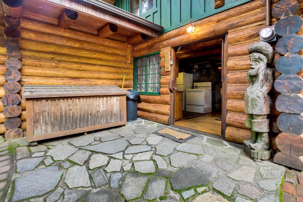 Zoe'S Log Cabin Welches Exterior foto